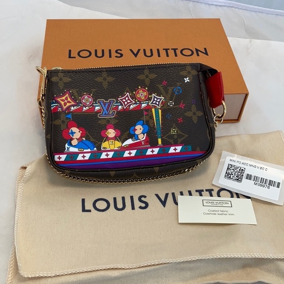 Louis Vuitton Limited Edition Damier Azur Animation Giraffe Mini